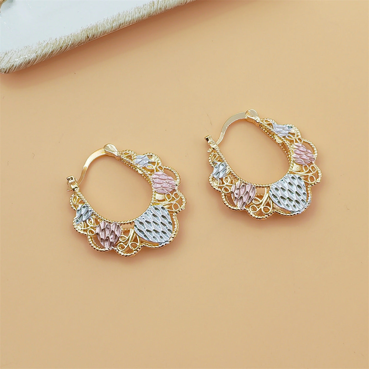 🔥LAST DAY 50% OFF🌸 Vintage Gold Flower Hoop Earrings