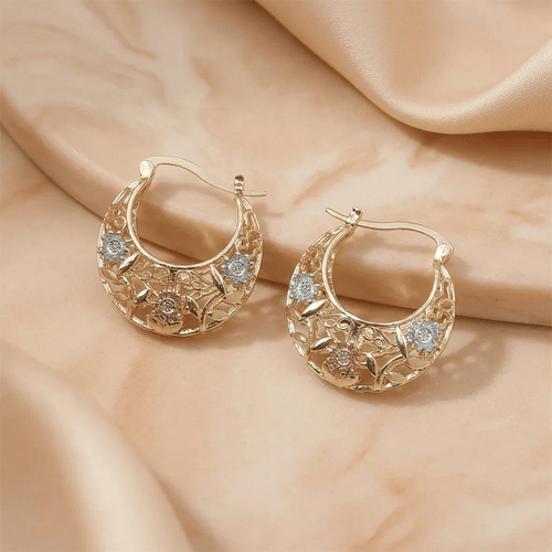 🌸 Vintage Gold Flower Hoop Earrings