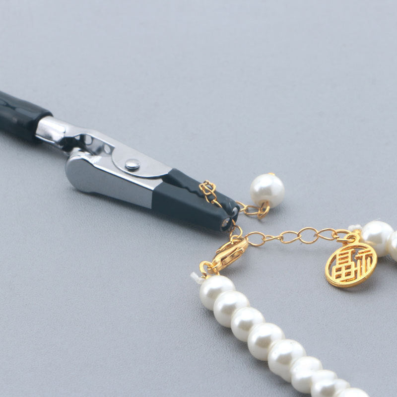 Quick-Assist Bracelet Fastener Tool