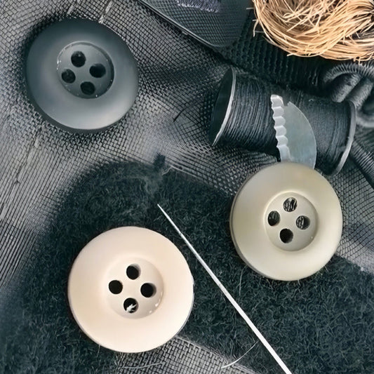 🕵️‍♂️ Meet The "Covert-Cut" Button: Your Wardrobe's Best Kept Secret! 🧵🔪