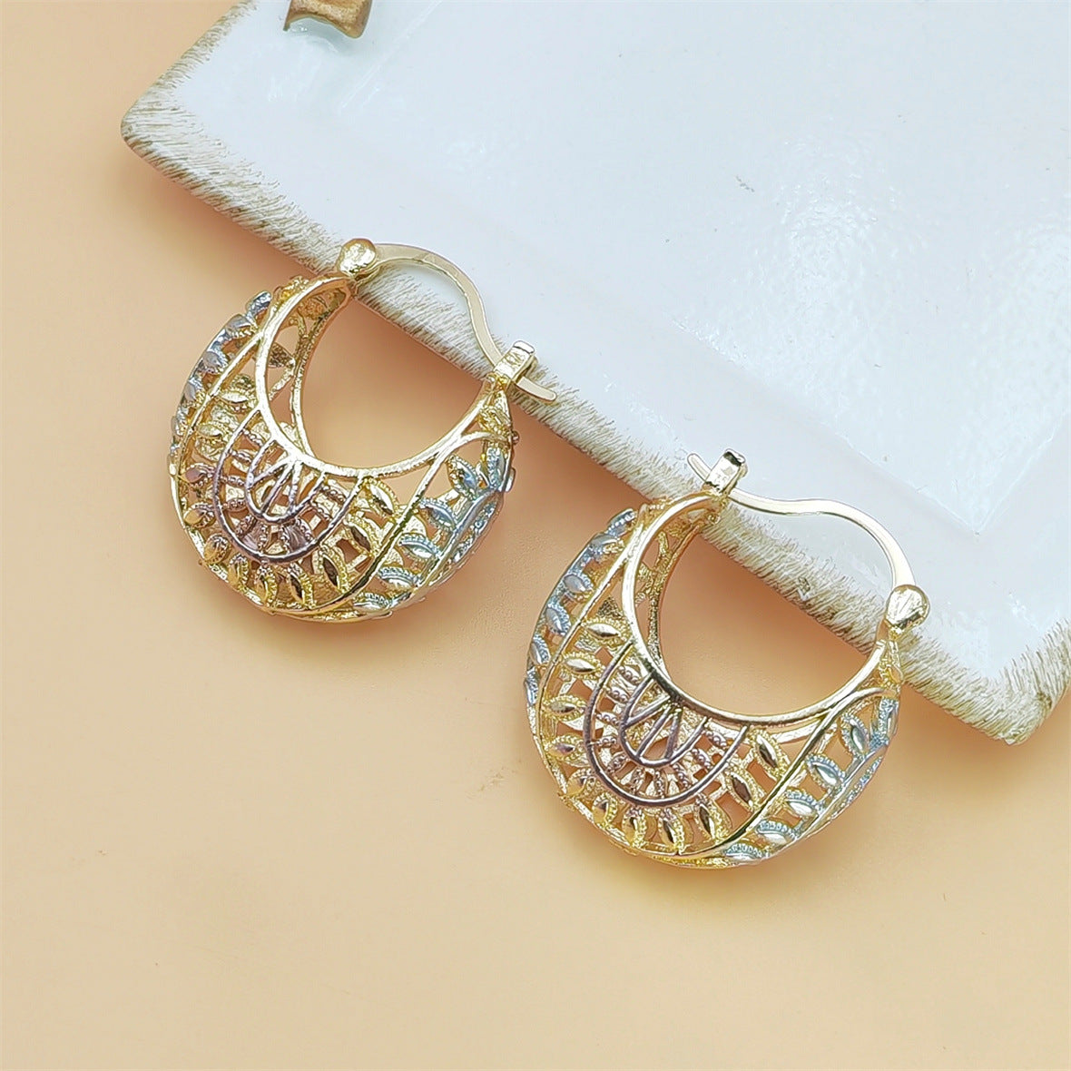 🔥LAST DAY 50% OFF🌸 Vintage Gold Flower Hoop Earrings